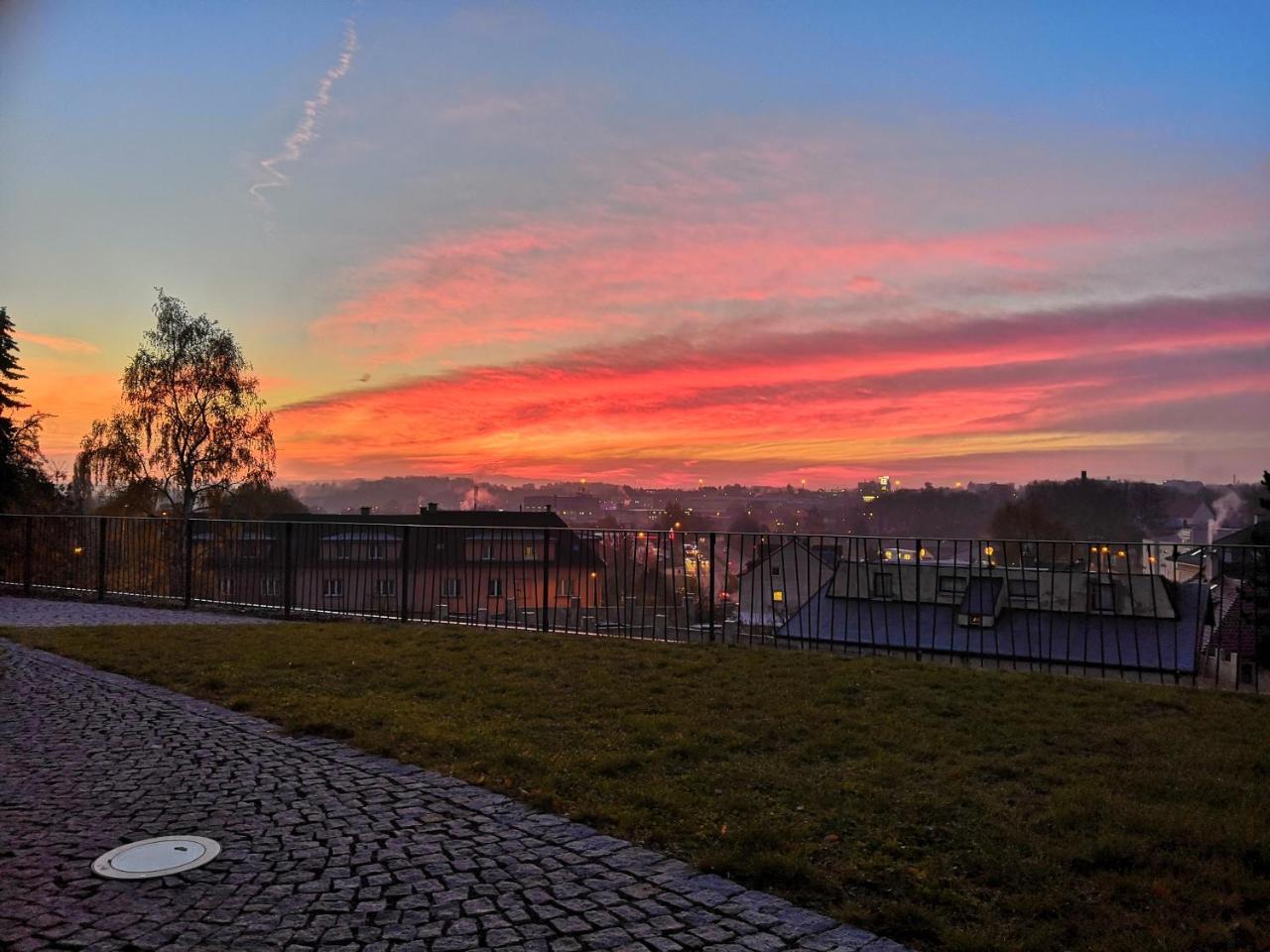 Penzion Cafe Na Svahu Cheb Kültér fotó