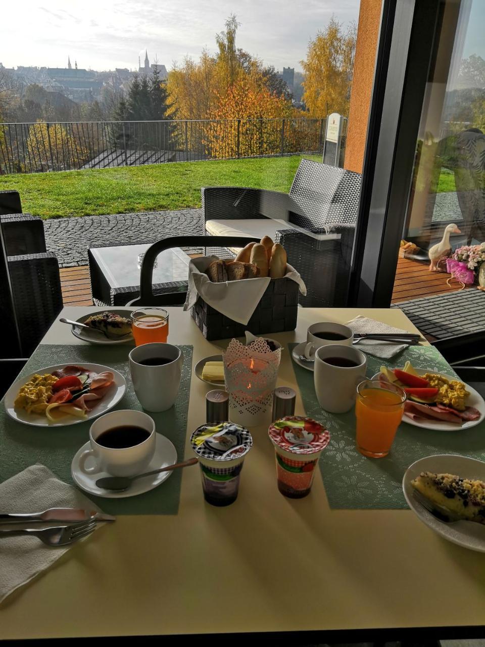 Penzion Cafe Na Svahu Cheb Kültér fotó