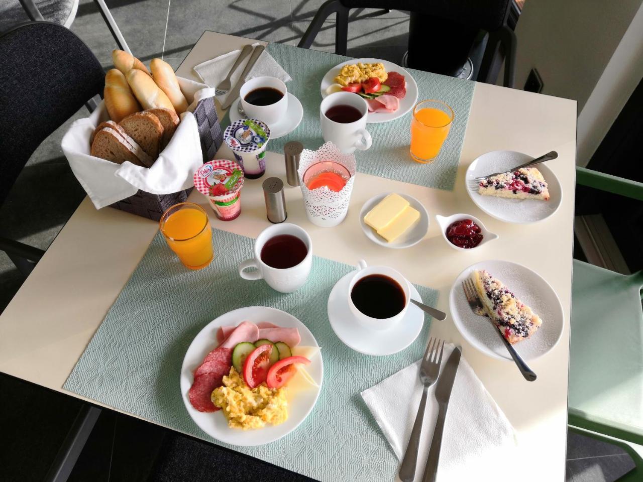 Penzion Cafe Na Svahu Cheb Kültér fotó