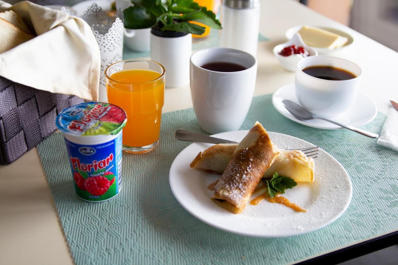 Penzion Cafe Na Svahu Cheb Kültér fotó